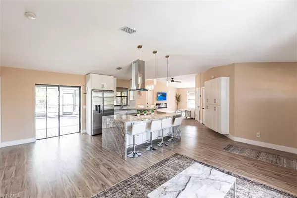Cape Coral, FL 33990,919 SE 16th ST