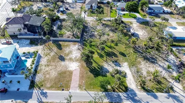 Fort Myers Beach, FL 33931,113 Bayview AVE