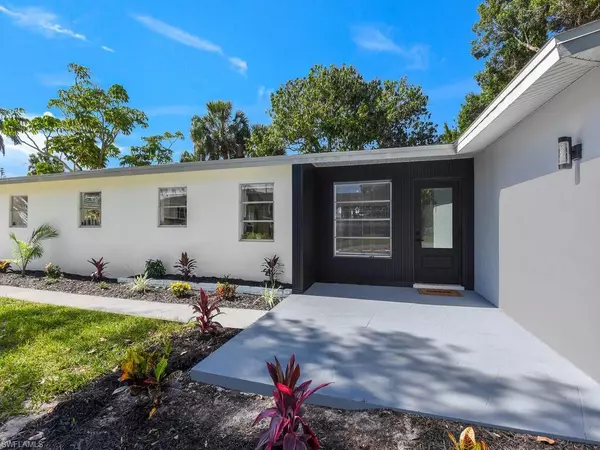 Naples, FL 34112,4941 Aztec CIR