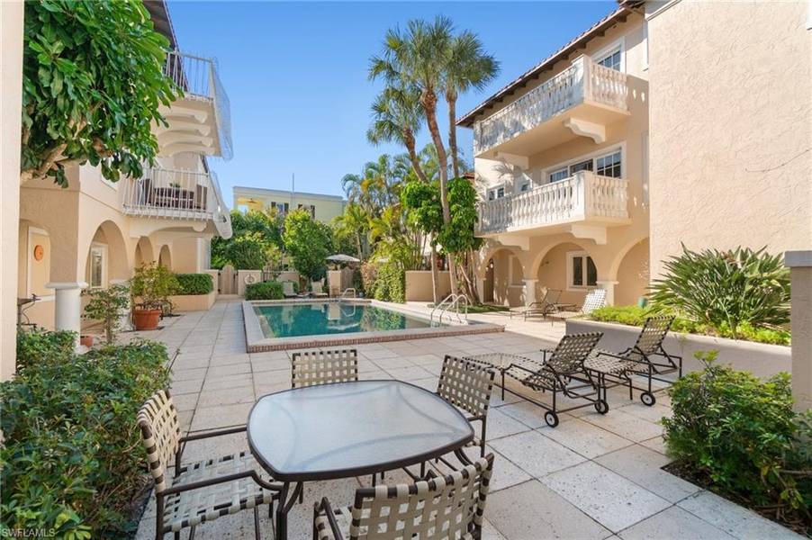 350 3rd AVE S #2B, Naples, FL 34102