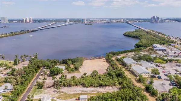North Fort Myers, FL 33903,1069 River RD