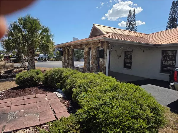 Cape Coral, FL 33990,1910 Del Prado BLVD S