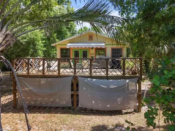 18780 Lost LN, North Fort Myers, FL 33917