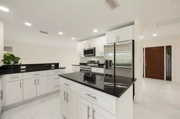 2232 Longboat DR, Naples, FL 34104