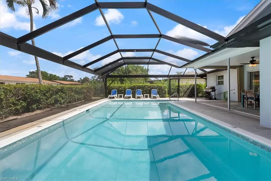 903 Roseate DR, Naples, FL 34104