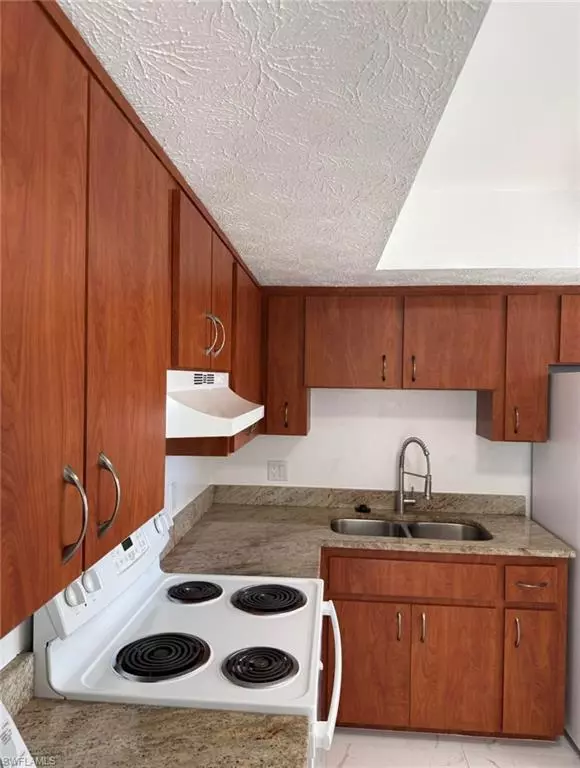 Cape Coral, FL 33904,3417 SE 15th PL