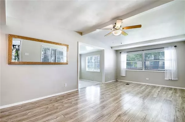 Naples, FL 34114,3 Sonderhen DR