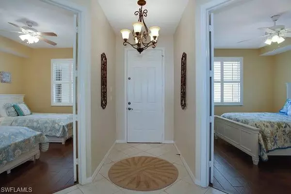 400 FLAGSHIP DR #604, Naples, FL 34108