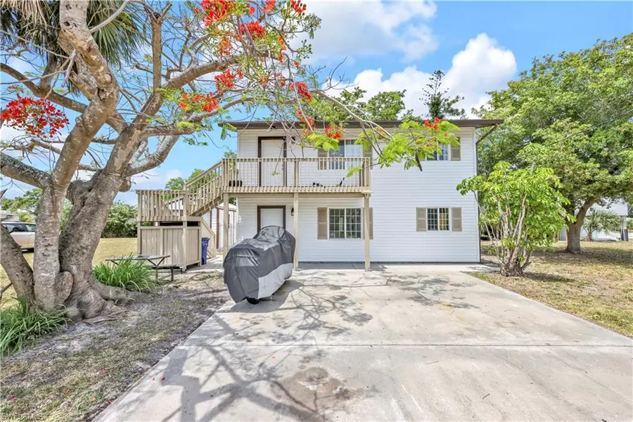 17209/17211 Whitewater CT, Fort Myers Beach, FL 33931