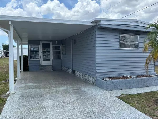 806 Homefolks ST, North Fort Myers, FL 33917