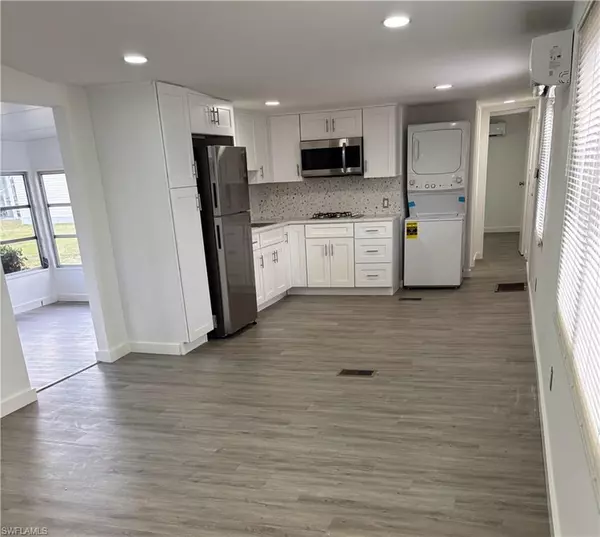 North Fort Myers, FL 33917,806 Homefolks ST