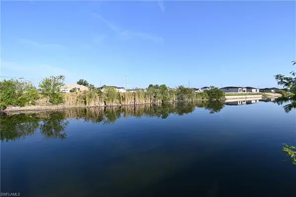 2010 NE 1st PL, Cape Coral, FL 33909