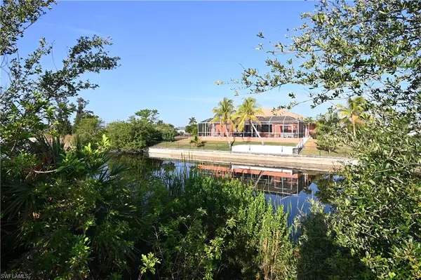 Cape Coral, FL 33909,2010 NE 1st PL