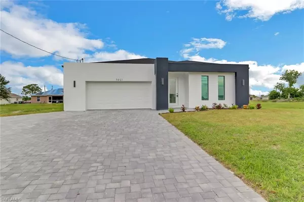 4137 E Gator CIR, Cape Coral, FL 33909