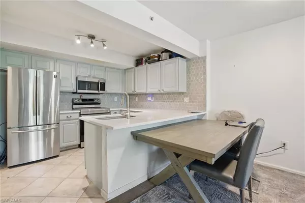 Fort Myers, FL 33901,4109 Residence DR #515