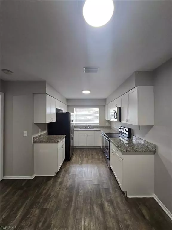 Cape Coral, FL 33991,1904 Santa Barbara BLVD #5