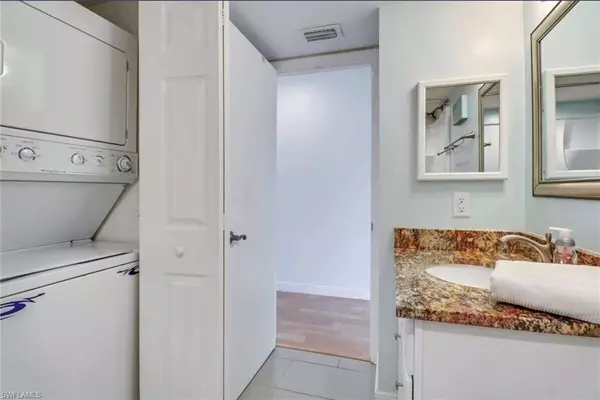 Naples, FL 34108,260 Southbay DR #103