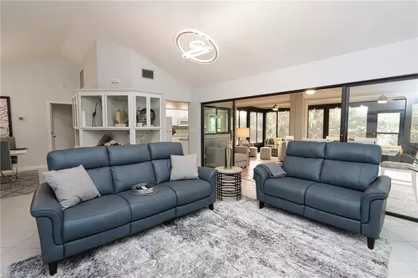 Naples, FL 34108,736 Reef Point CIR #125-0