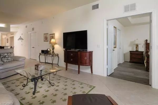 Naples, FL 34112,2386 Magnolia AVE #7801