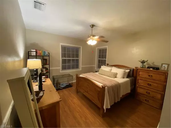 Alva, FL 33920,1990 Snyder DR