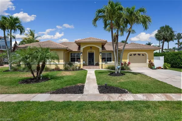 819 Buttonwood CT, Marco Island, FL 34145