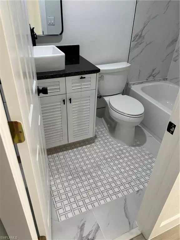 North Fort Myers, FL 33903,1165 Palm AVE #5B