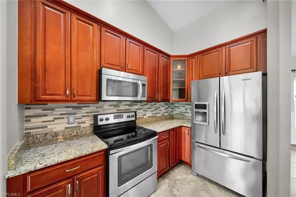 Cape Coral, FL 33991,3326 SW 8TH ST