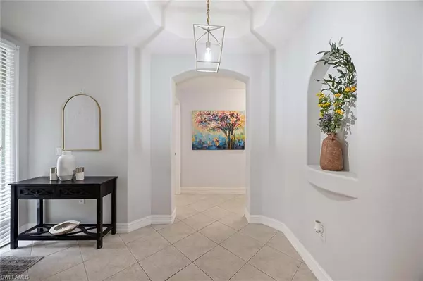 Naples, FL 34119,1786 Tarpon Bay DR S #102