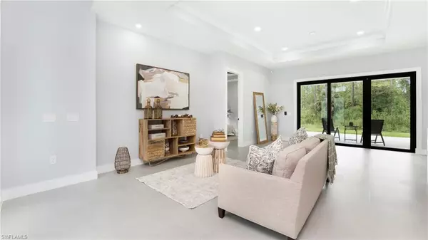 Naples, FL 34120,3323 6th AVE NE