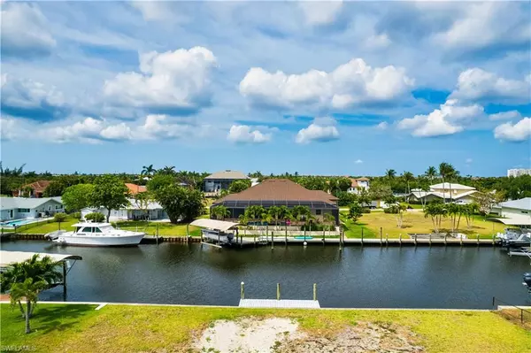 Fort Myers, FL 33919,122 Placid DR