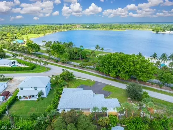 3860 Outer DR, Naples, FL 34112