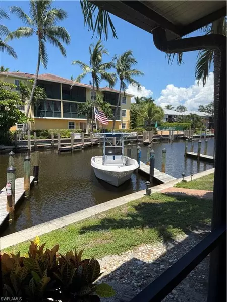 1523 Chesapeake AVE #B4, Naples, FL 34102