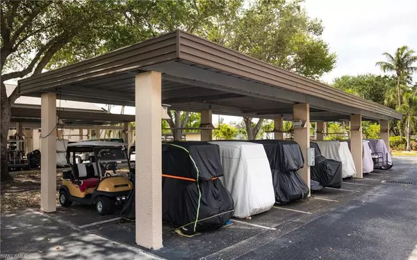 Fort Myers, FL 33907,5825 Trailwinds DR #425