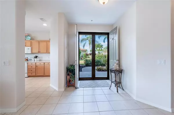 Naples, FL 34112,4620 WINGED FOOT CT #104