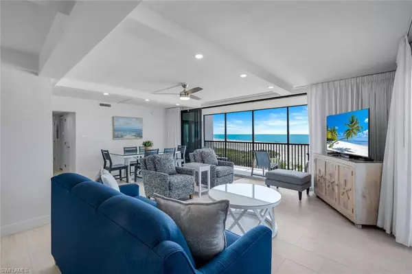 Sanibel, FL 33957,1501 Middle Gulf DR #210A