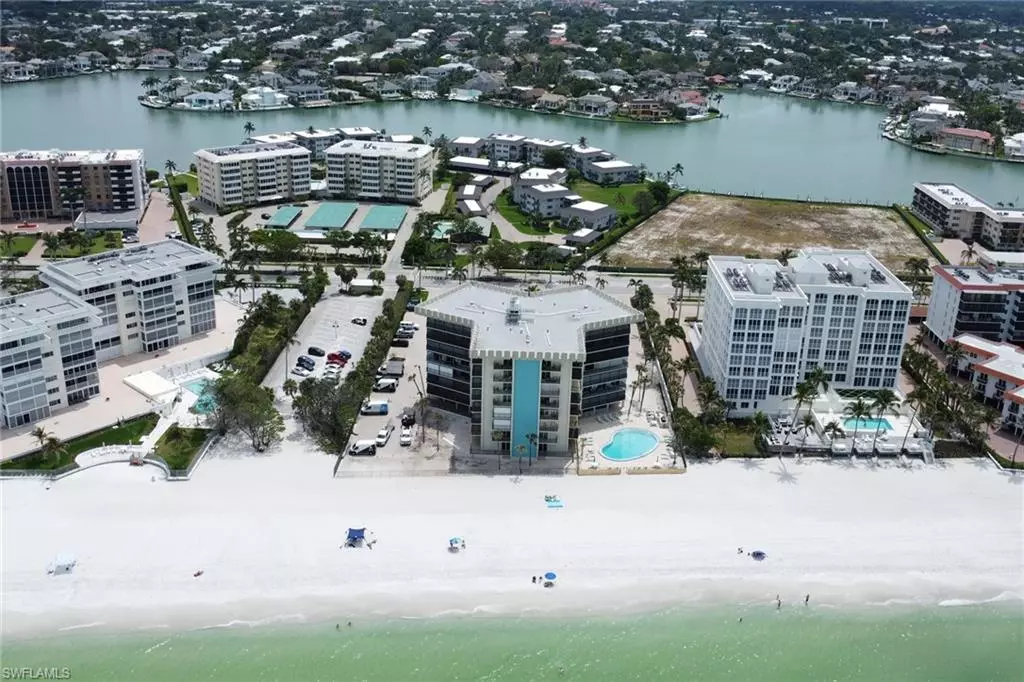Naples, FL 34103,3399 Gulf Shore BLVD N #303