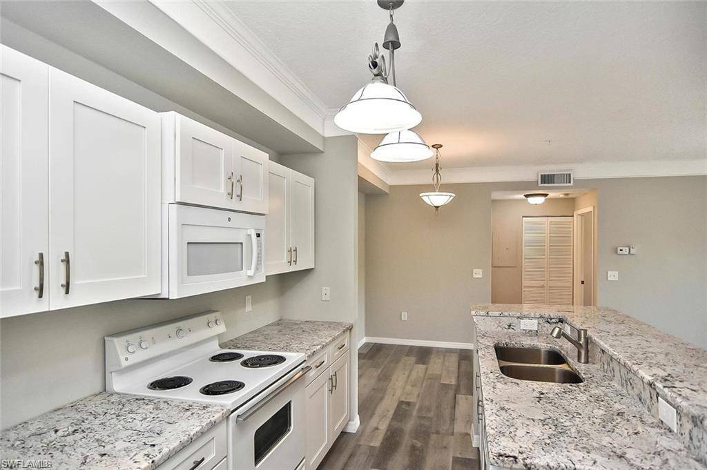 Fort Myers, FL 33913,11510 Villa Grand #404