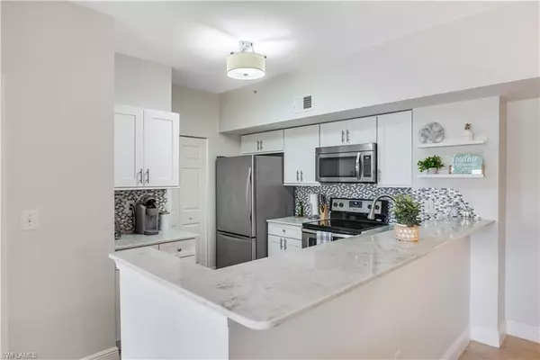 Naples, FL 34112,1835 Florida Club CIR #3303