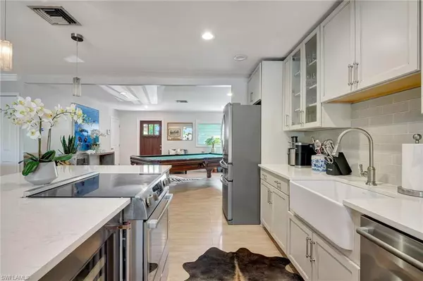 Naples, FL 34103,1387 28th AVE N