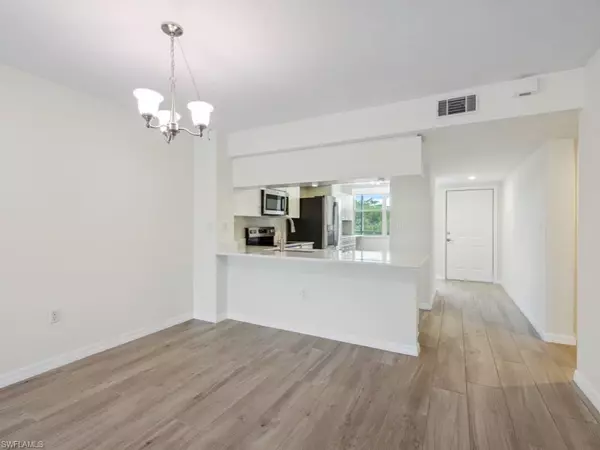 Naples, FL 34110,285 Naples Cove DR #1404