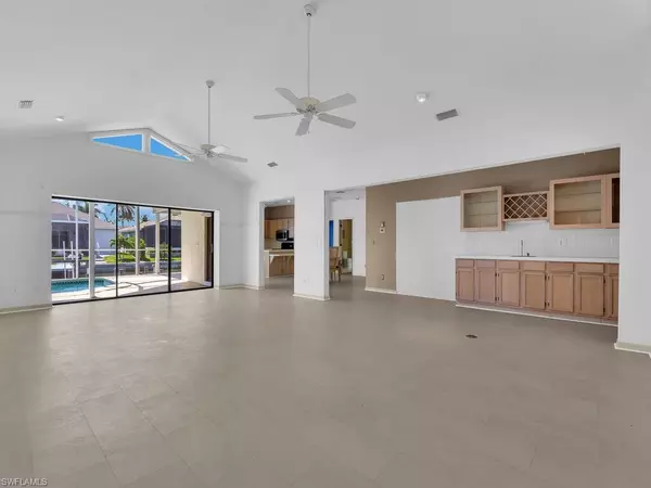 Marco Island, FL 34145,941 Moon CT