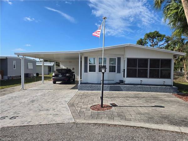North Fort Myers, FL 33903,366 Middlecoff CT