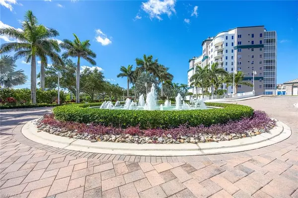 Naples, FL 34110,13675 Vanderbilt DR #510