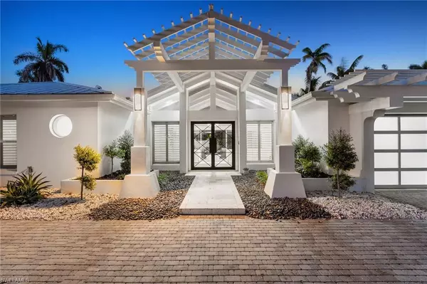 Naples, FL 34103,645 Park Shore DR