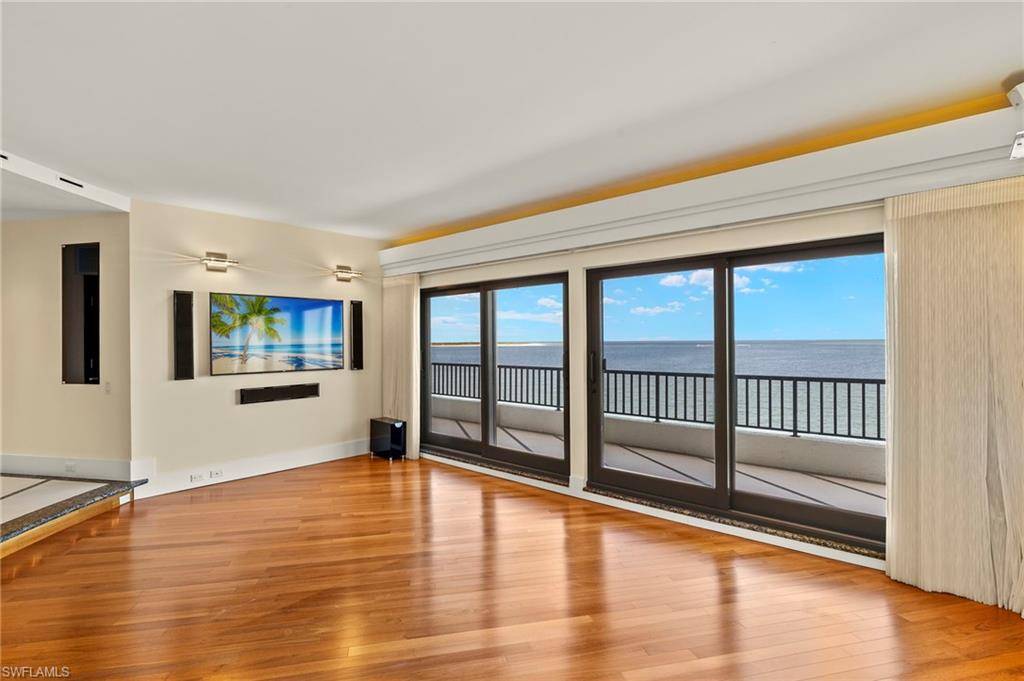 Naples, FL 34113,625 La Peninsula BLVD #625