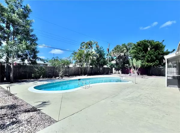 Naples, FL 34108,844 106th AVE N