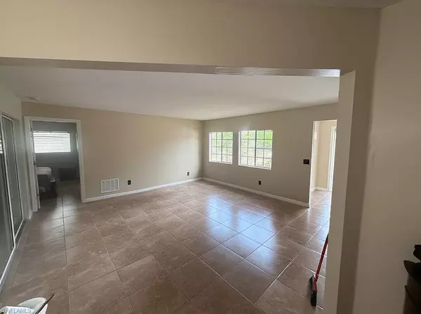 Naples, FL 34117,4335 18th AVE SE