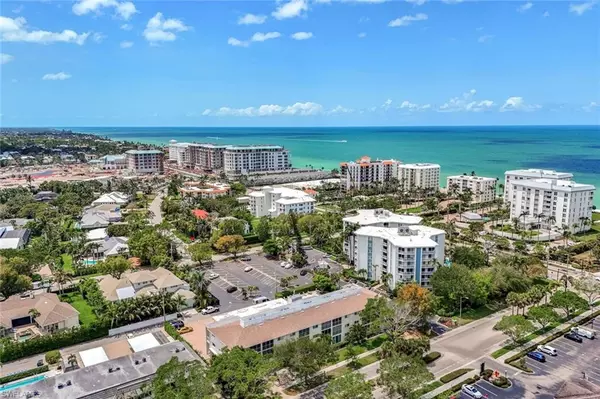 232 Banyan BLVD #232, Naples, FL 34102
