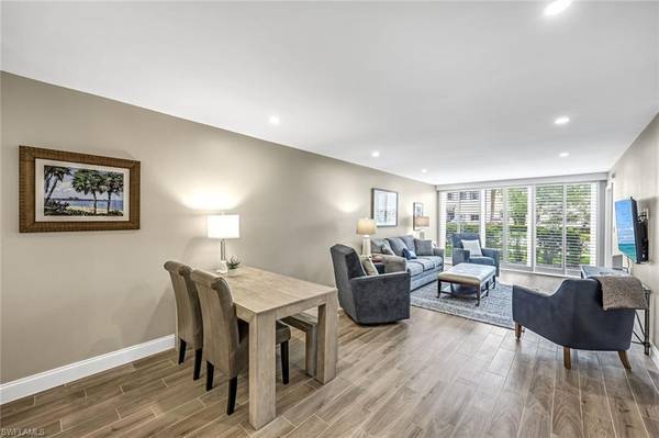 Naples, FL 34102,232 Banyan BLVD #232