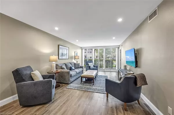 Naples, FL 34102,232 Banyan BLVD #232